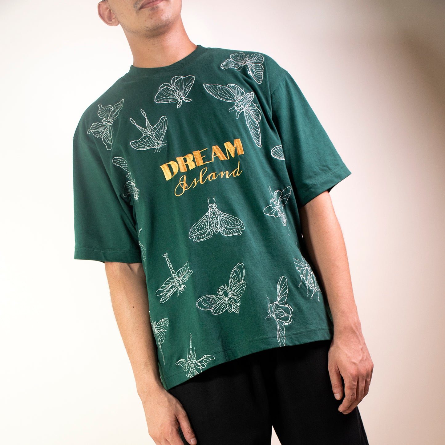 BUGS ZARI EMBROIDERY T-SHIRT - HUNTER GREEN (UNISEX)